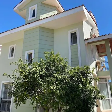 Fethiye'De Havuzlu Ve Bahceli 4+1 Tripleks Villa Oasis *