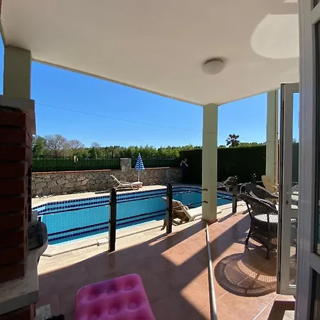 Fethiye’de Havuzlu ve Bahçeli 4+1 Tripleks Villa Oasis Fethiye