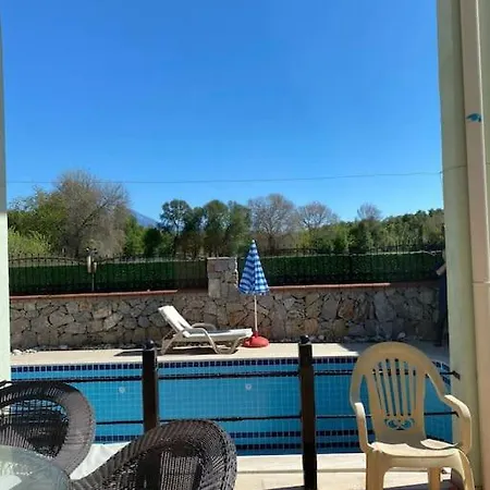 Fethiye’de Havuzlu ve Bahçeli 4+1 Tripleks Villa Oasis * Fethiye